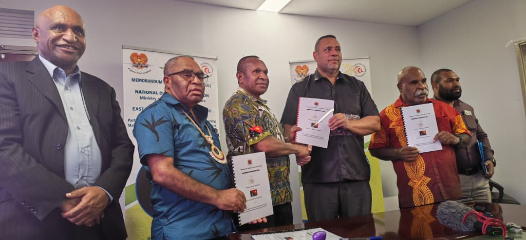 Signing of MOU between East Sepik Provincial Administration, Division of Culture & Arts and National Cultural Commission